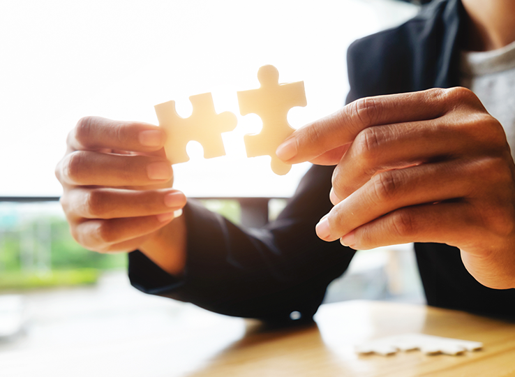 Key benefits: Flexibility, scalability, and access to diverse expertise.